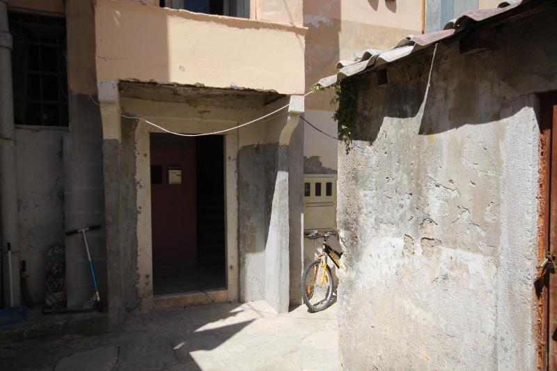 Studio with Terrace image 2