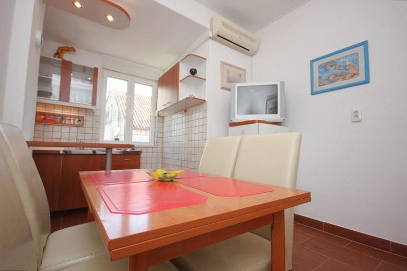 Apartments with WiFi Split - 7907 - image 11
