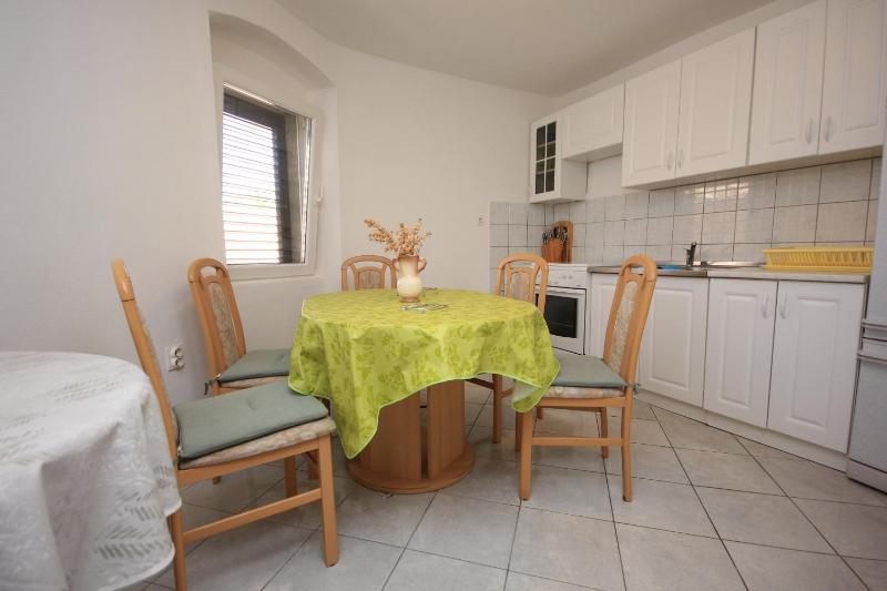 Apartments with a parking space Mali Losinj (Losinj) - 8053 - image 10
