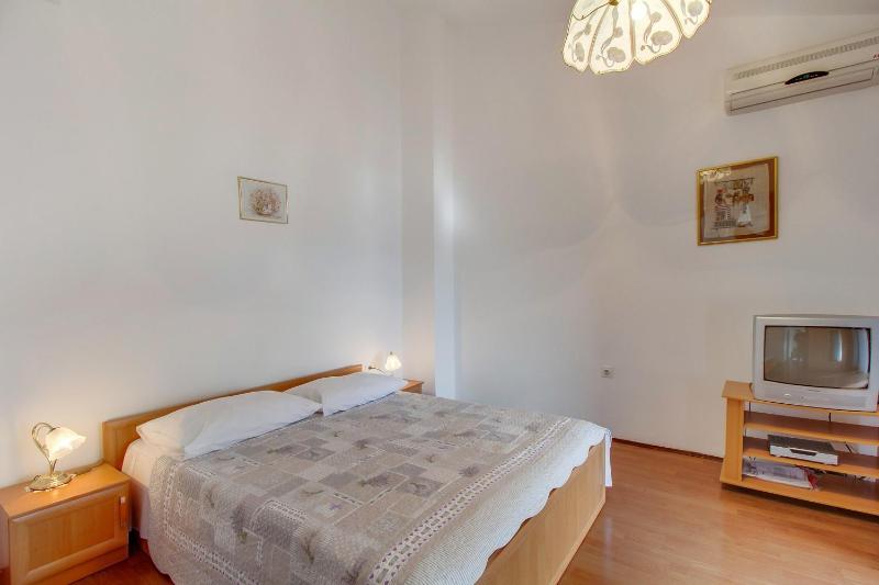 Apartment Mali Losinj 7942a - image 16