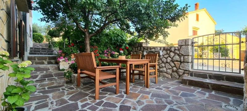 One-Bedroom Apartment with Terrace image 2