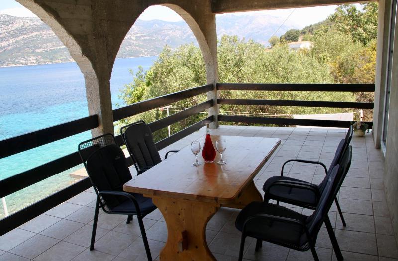 Two-Bedroom Apartment with Terrace and Sea View image 4