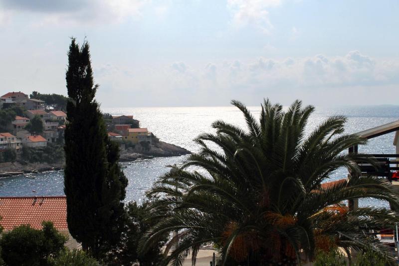 One-Bedroom Apartment with Terrace and Sea View image 2