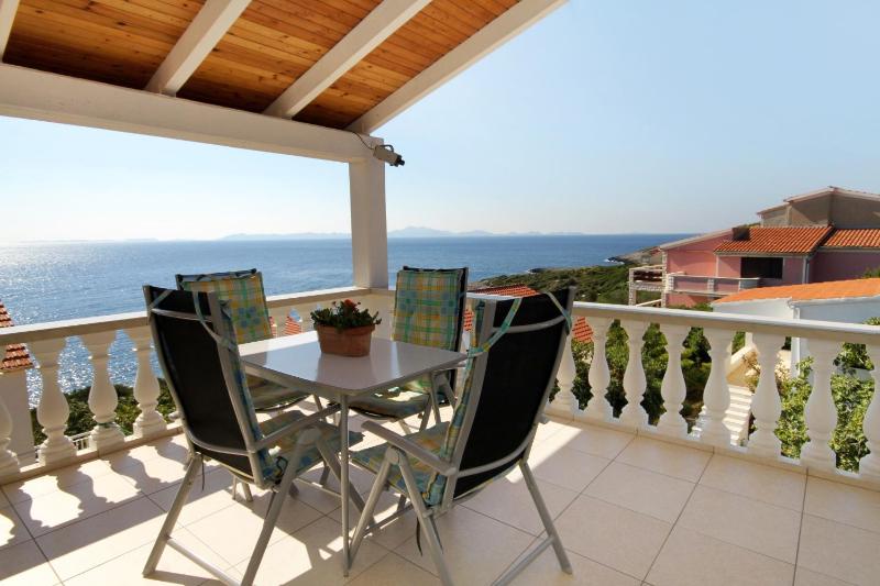 Two-Bedroom Apartment with Terrace and Sea View image 4