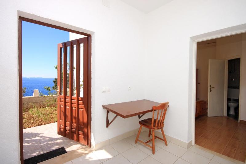 Apartments by the sea Zavalatica Korcula - 9274 - image 8