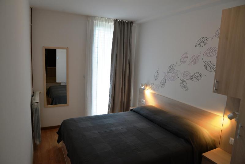 One-Bedroom Apartment with Terrace and Sea View image 1