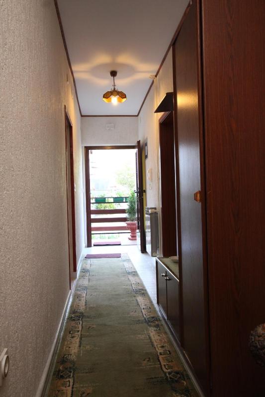 Three-Bedroom Apartment with Terrace and Sea View image 2