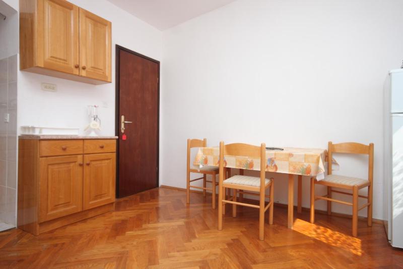 Two-Bedroom Apartment with Terrace and Sea View image 4