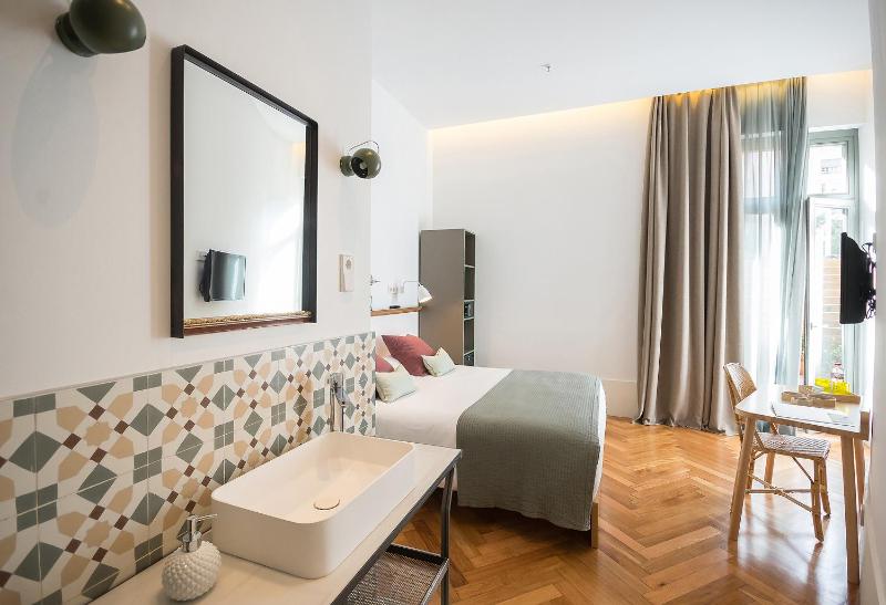 Superior Double or Twin Room with Terrace image 1