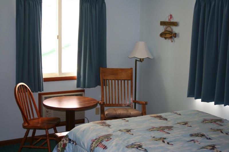 Queen Room image 4