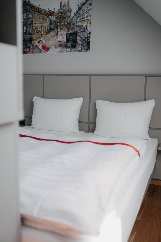 Double Room image 1