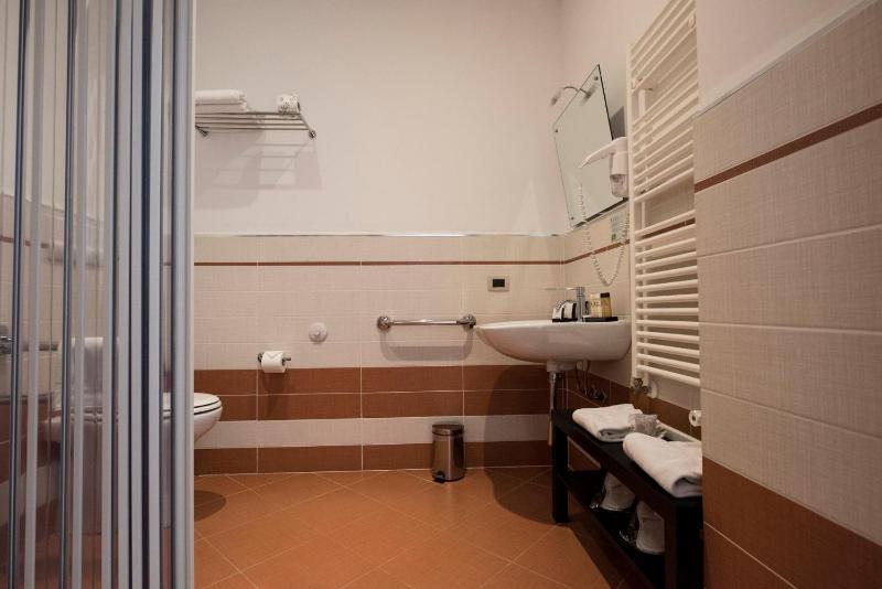 Double Room - Disability Access image 4