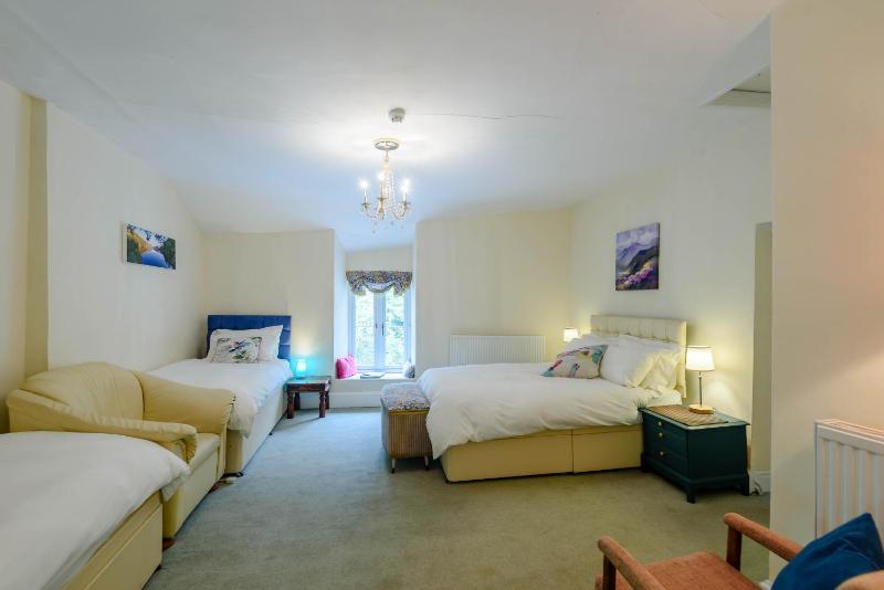 Family Room image 1