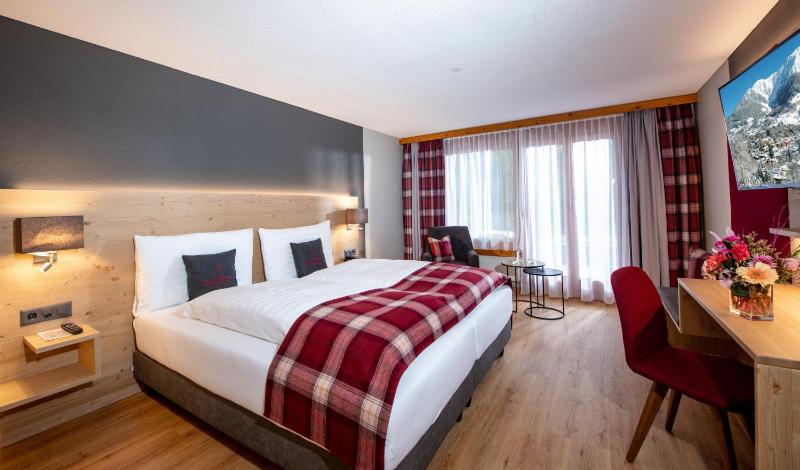 Standard Double Room with Balcony image 3
