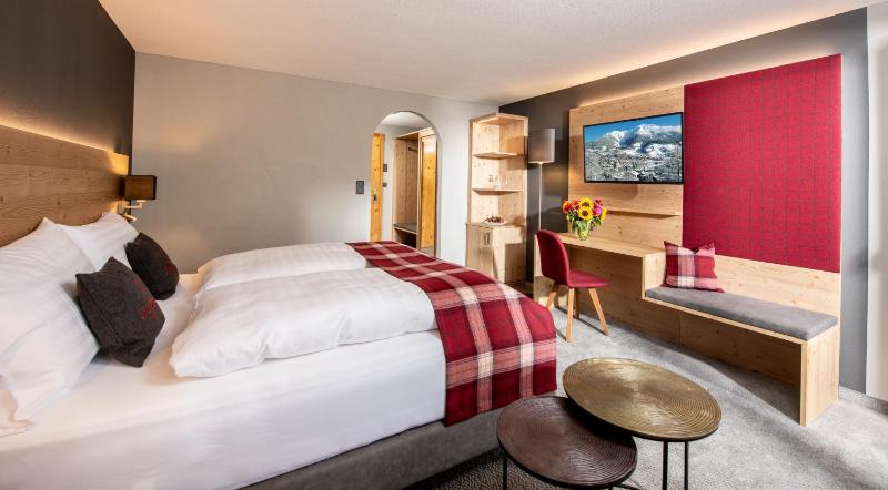 Standard Double Room with Balcony image 2