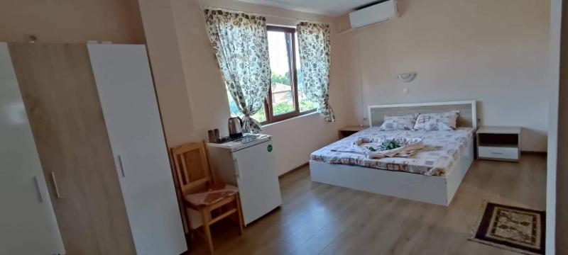 Double Room with Private Bathroom image 4