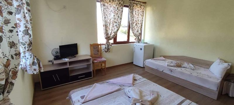 Deluxe Triple Room image 4