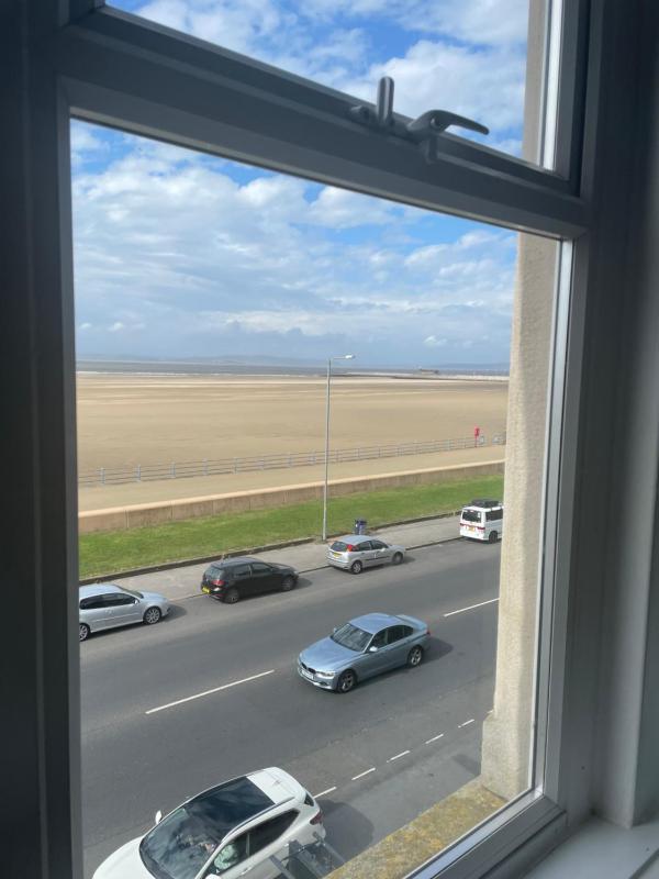 Double Room with Sea View image 2