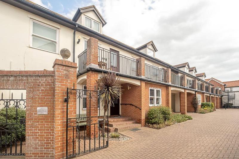The Haven at Coastguard Court - Aldeburgh Coastal Cottages - image 4