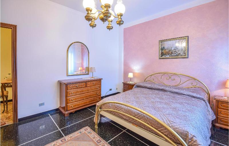 Stunning Apartment In Genova With Wifi - image 10