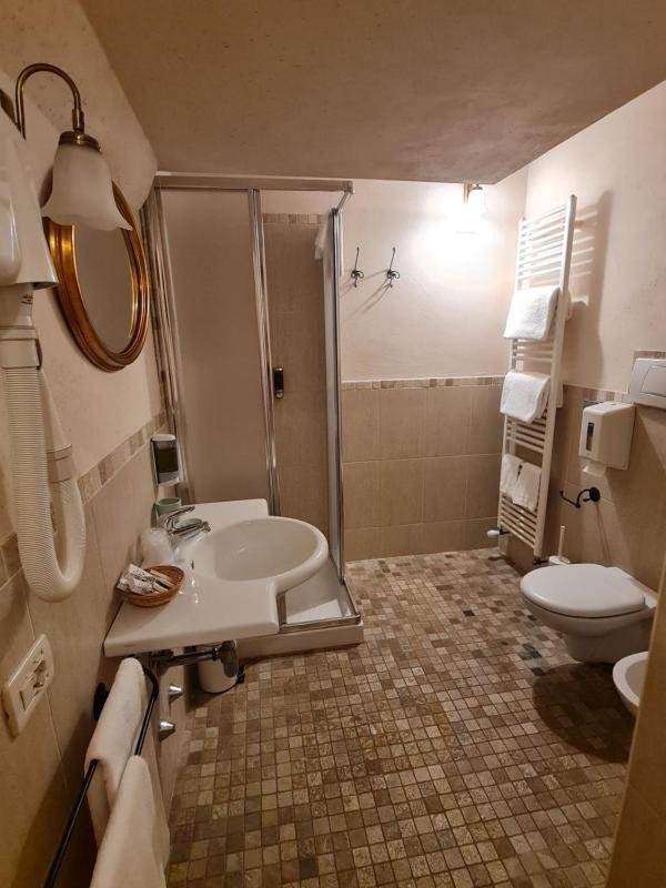 Executive Triple Room image 3