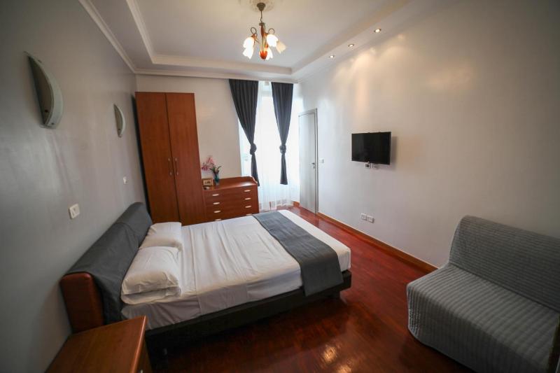 Quadruple Room with Private Bathroom image 4