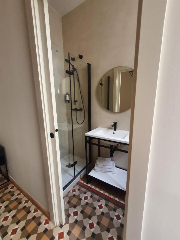 Hostal Lausanne - image 9