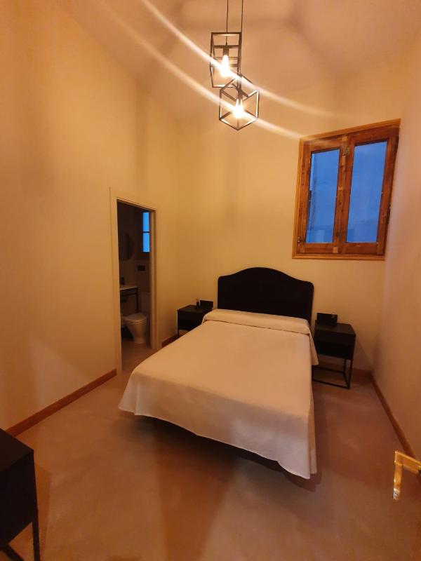 Double Room with Private Bathroom image 3