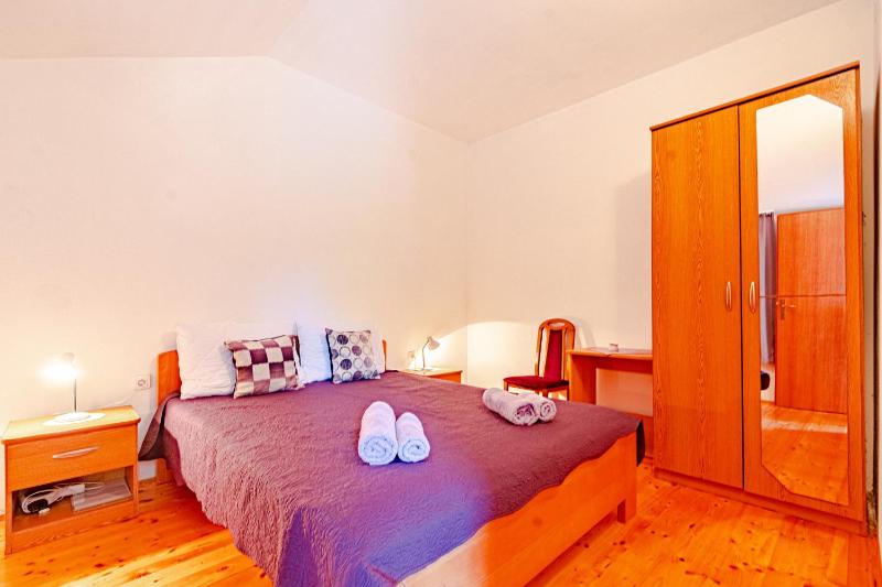 One-Bedroom Apartment with Terrace and Sea View image 1