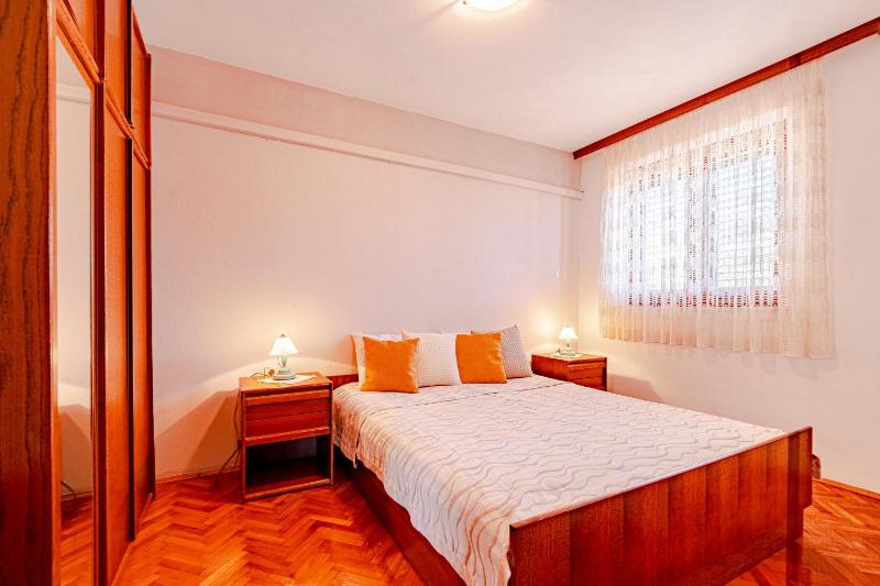 One-Bedroom Apartment with Balcony and Sea View image 1