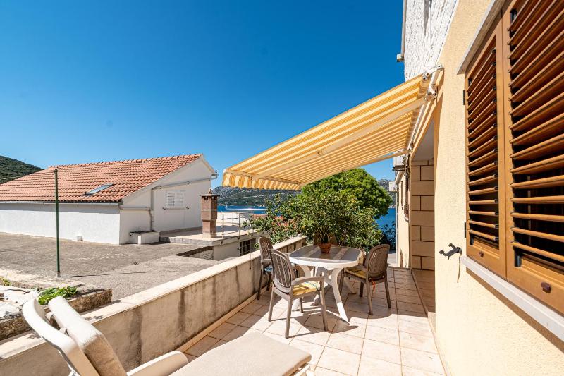 Two-Bedroom Apartment with Terrace and Sea View image 4