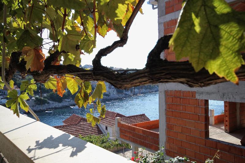 Two-Bedroom Apartment with Terrace and Sea View image 3