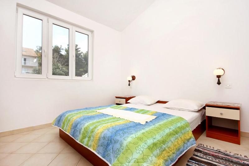 One-Bedroom Apartment with Terrace and Sea View image 1