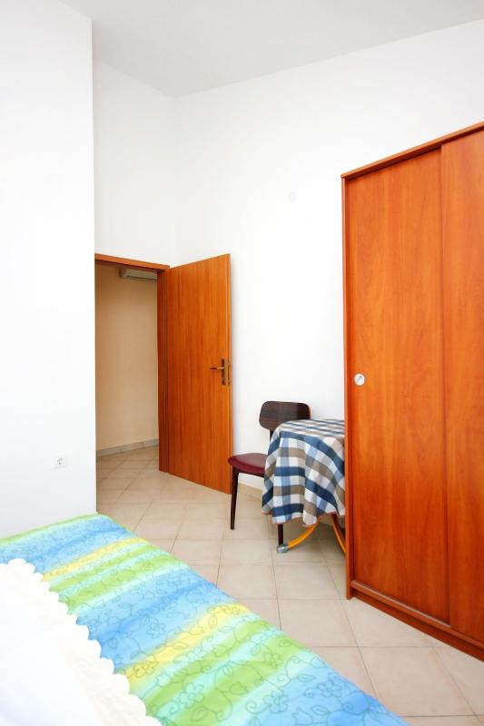 One-Bedroom Apartment with Terrace and Sea View image 4