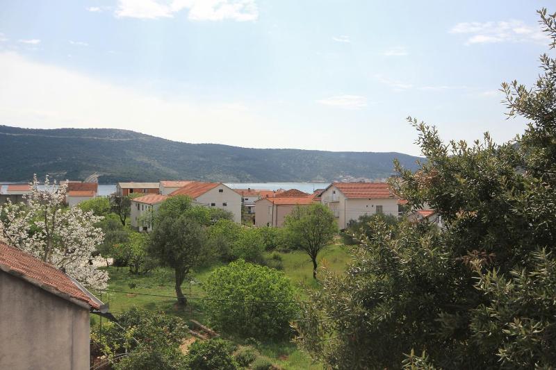One-Bedroom Apartment with Terrace and Sea View image 2