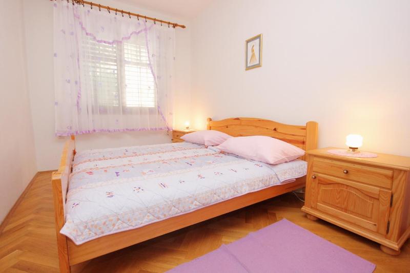 Apartments by the sea Pag - 9355 - image 2