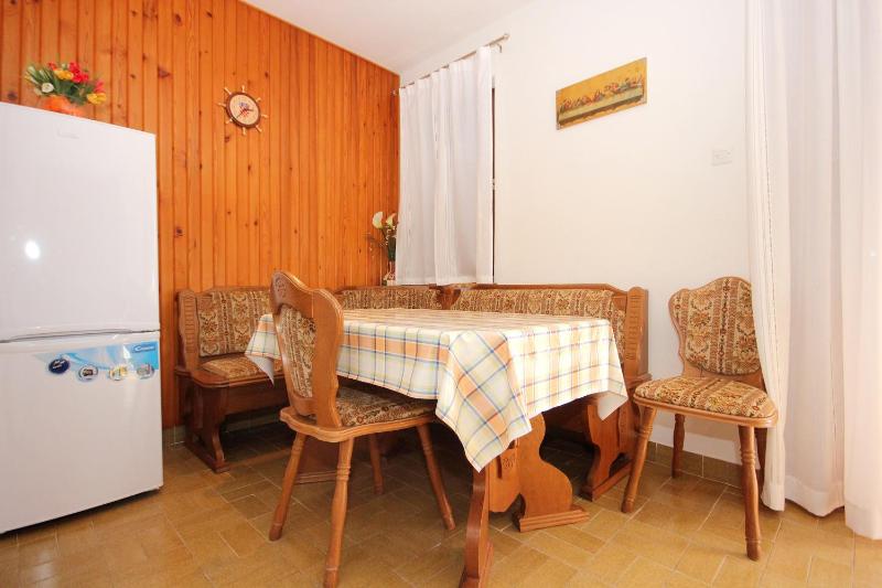Apartments by the sea Pag - 9355 - image 19