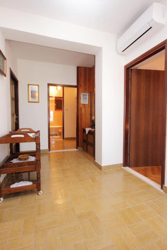 Three-Bedroom Apartment with Balcony and Sea View image 2