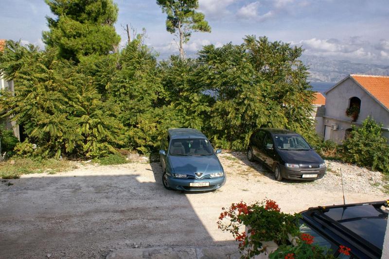 Apartments with parking space Splitska Brac - 9657 - image 5