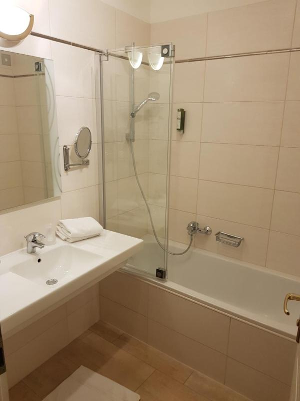 Standard Single Room image 2