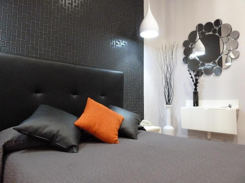 Small Double Room image 2