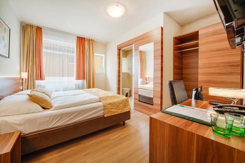 Hotel Astoria - image 10