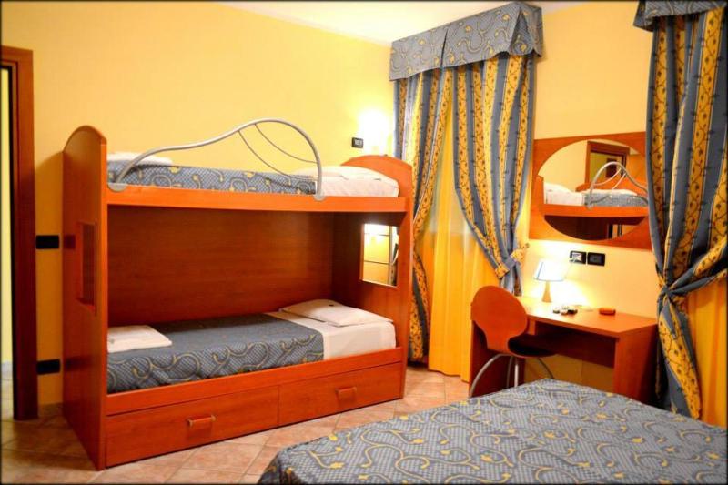 Hotel Anfora - image 11