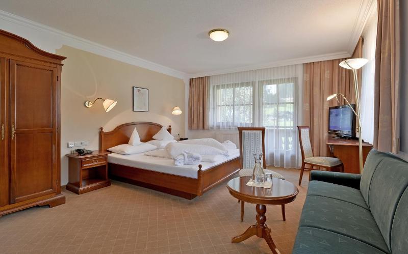 Double Room with Mountain View image 1