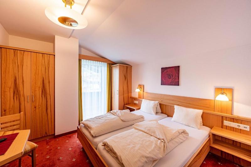 Comfort Two-Bedroom Apartment with Balcony image 1