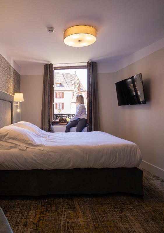 Superior Double Room with View image 1