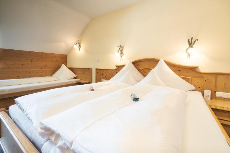 Comfort Triple Room image 1