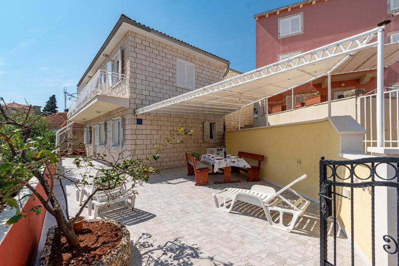 Two-Bedroom Apartment with Terrace and Sea View image 4