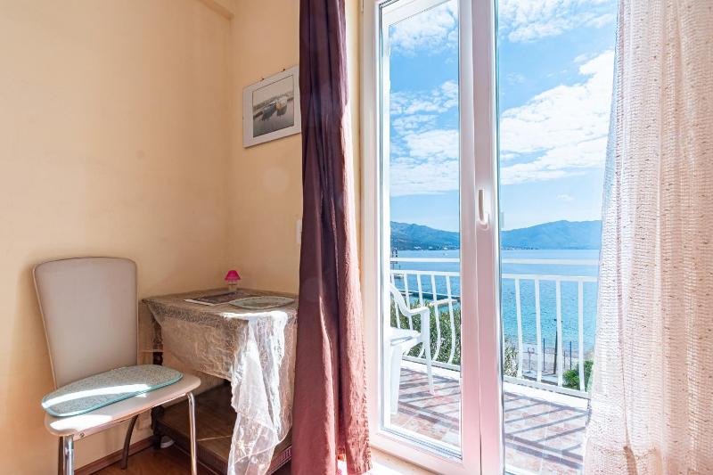 Studio with Balcony and Sea View image 4