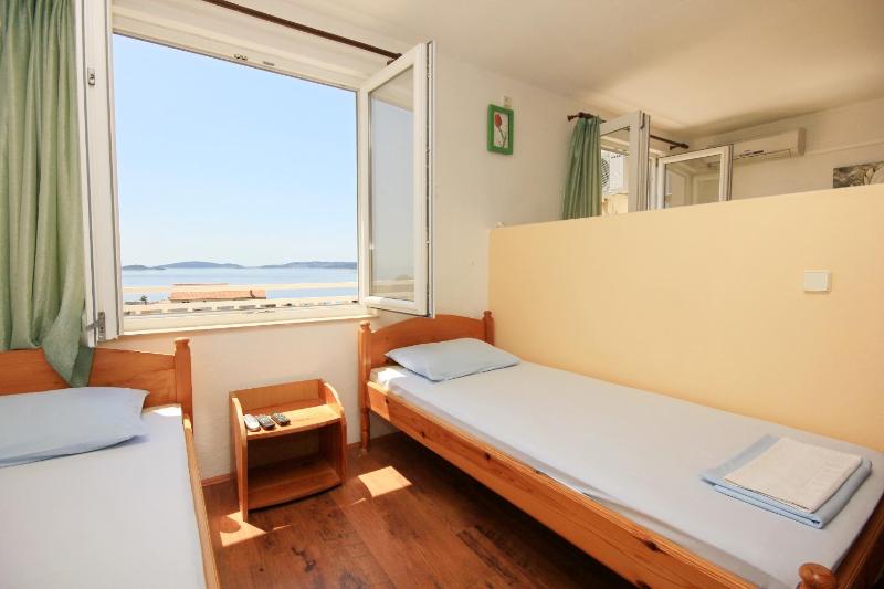 Studio with Balcony and Sea View image 1